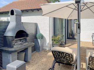 The White House Retreat - Findon - 1