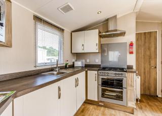 Riverside Holiday Village - - 2