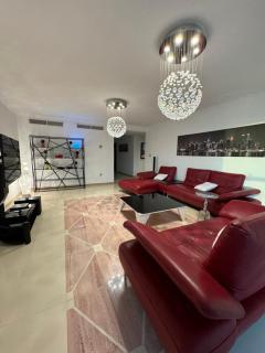 Splendide appartement style new-yorkais de 180 m2 à mobilart vue mer pour famille uniquement - Orano - 8