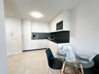 Ático con terraza, garaje y muy céntrico - 1