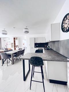 Luxury Two Bedroom apartments with sofa bed Sliema, Tigne Point! - Sliema - 3