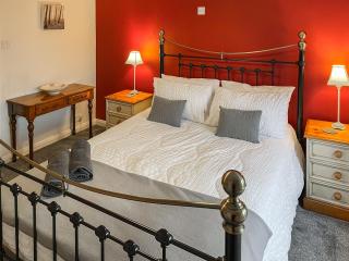 Rowan Cottage - - 5