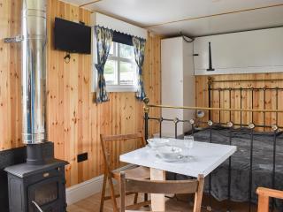 Skipton Shepherd's Hut - Dales View - 4