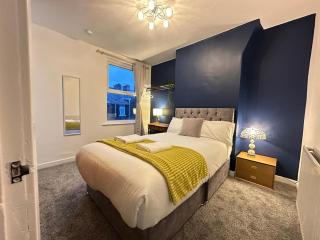 5 Mins to Anfield, 2 Bed, Mosaic Art House - Liverpool - 9