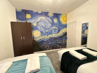 5 Mins to Anfield, 2 Bed, Mosaic Art House - 5
