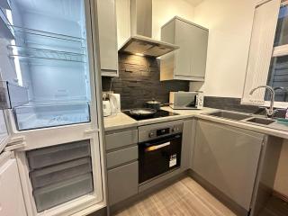 5 Mins to Anfield, 2 Bed, Mosaic Art House - Liverpool - 4