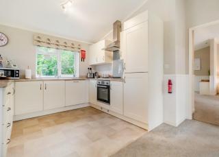 Otters Mead Boutique Lodges - Beetley - 2