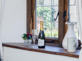 Stable Cottage - Uley - 2