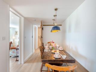 Manor Cottage - - 6