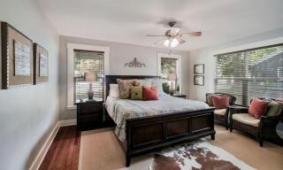 Forrester Bungalow - Close to Main Outdoor oasis - 7