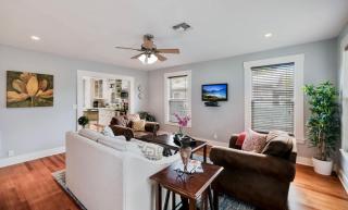 Forrester Bungalow - Close to Main Outdoor oasis - 9