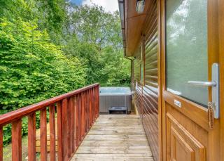 Herons Brook Retreat Lodges - Narberth - 4