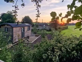 Litet Hem - North Tidworth - 3