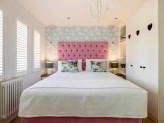 The Hedgehog-Uk46923 - Newby Bridge - 4