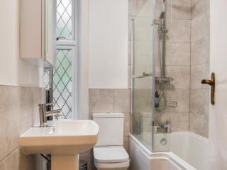 Flat 2, Langtry Apartment - Bournemouth - 1