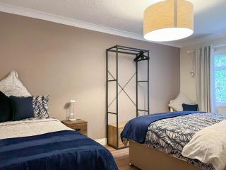 Pine Lodge - Tansley - 1