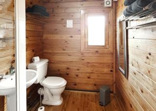 Bosworth Lakeside Lodges - - 5