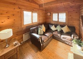 Bosworth Lakeside Lodges - - 3