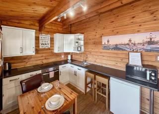 Bosworth Lakeside Lodges - - 1