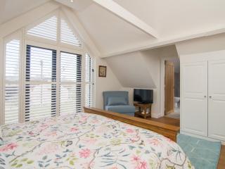 The Coach House - Ukc2772 - Sandwich - 8