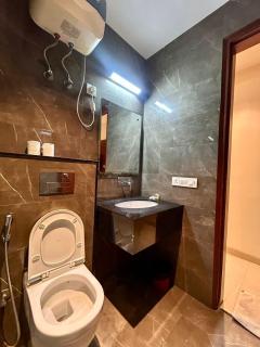 Hotel Z Suites Delhi International Airport- FREE Airport Pickup Or Drop - New Delhi - 1