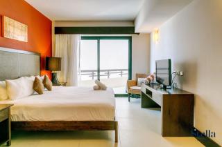 Top Beachfront Complex Private Patio with Pool - Playa del Carmen - 8