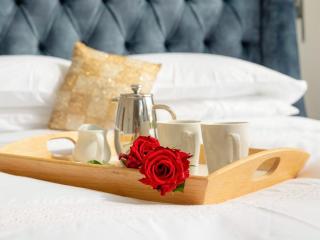 Fieldgate House - Bampton - 1