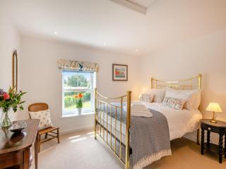 Manor Cottage - - 3