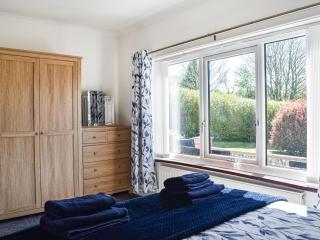 Ballyholme - Skelton - 1