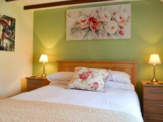 Kates Cottage - Slingsby - 1