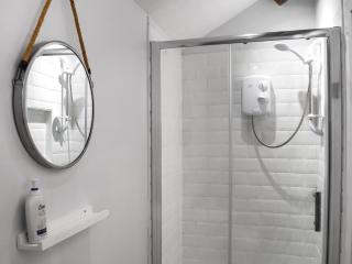 Dove House - - 3