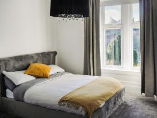 Riverside Cottage - Larkhall - 4