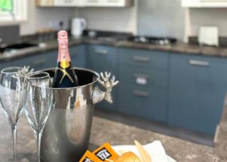 Hamlet Lodge Retreat At Calloose Holiday Park - Hayle - 6