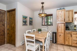 Mountain Escape - Lake Tahoe - Incline Village - Private Garage - Incline Village - 4