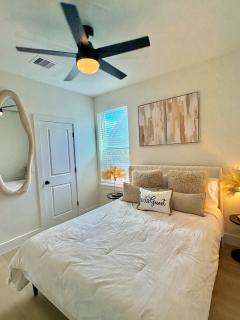 Modern Stay 7min Downtown Near Airport & Aquarium - Houston - 4