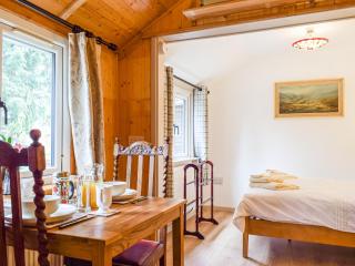 Woodcarvers Cottage - - 4