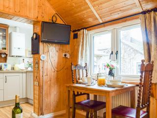 Woodcarvers Cottage - - 3