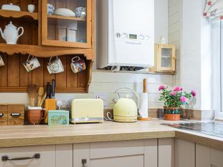 Woodcarvers Cottage - - 1