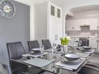 Huddersfield House, Wood View - 1