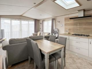 Family Cabin - Selsey - 9