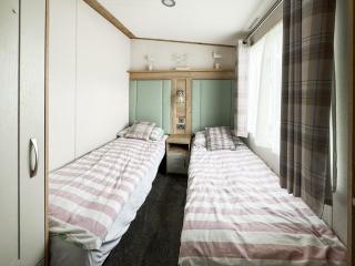 Family Cabin - Selsey - 2