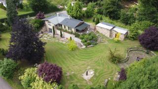 Stylisches Landhaus Eifelgruß mit Top Lage, direkt am Wald und einzigartigem Naturgarten - Oberbettingen - 0