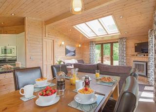 Parmontley Hall Lodges - Whitfield - 6