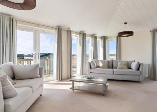 Meadow House Holiday Park - Amroth - 2