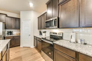 12 Mi to Dtwn McKinney Modern Gem with Patio and Yard - Anna - 4