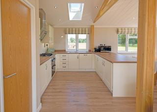 Athelington Hall Farm Lodges - Horham - 2