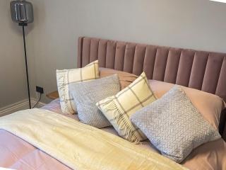Frankfurt Flat - Uk44457 - Two Dales - 5
