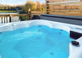 Noahs Retreat - Laceby - 1