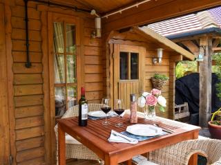 Oakwell Lodge - Rainham - 1