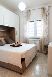 Modern Home! 2 Min Walk to Beach! Sleeps 6! - Campora San Giovanni - 9